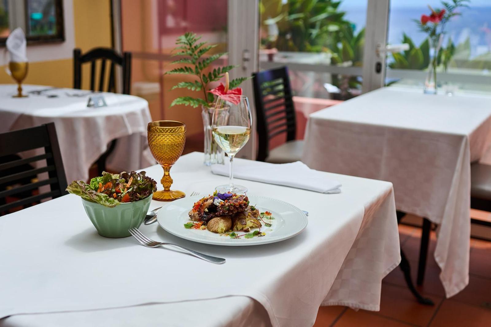 Inn & Art Madeira Caniço Esterno foto