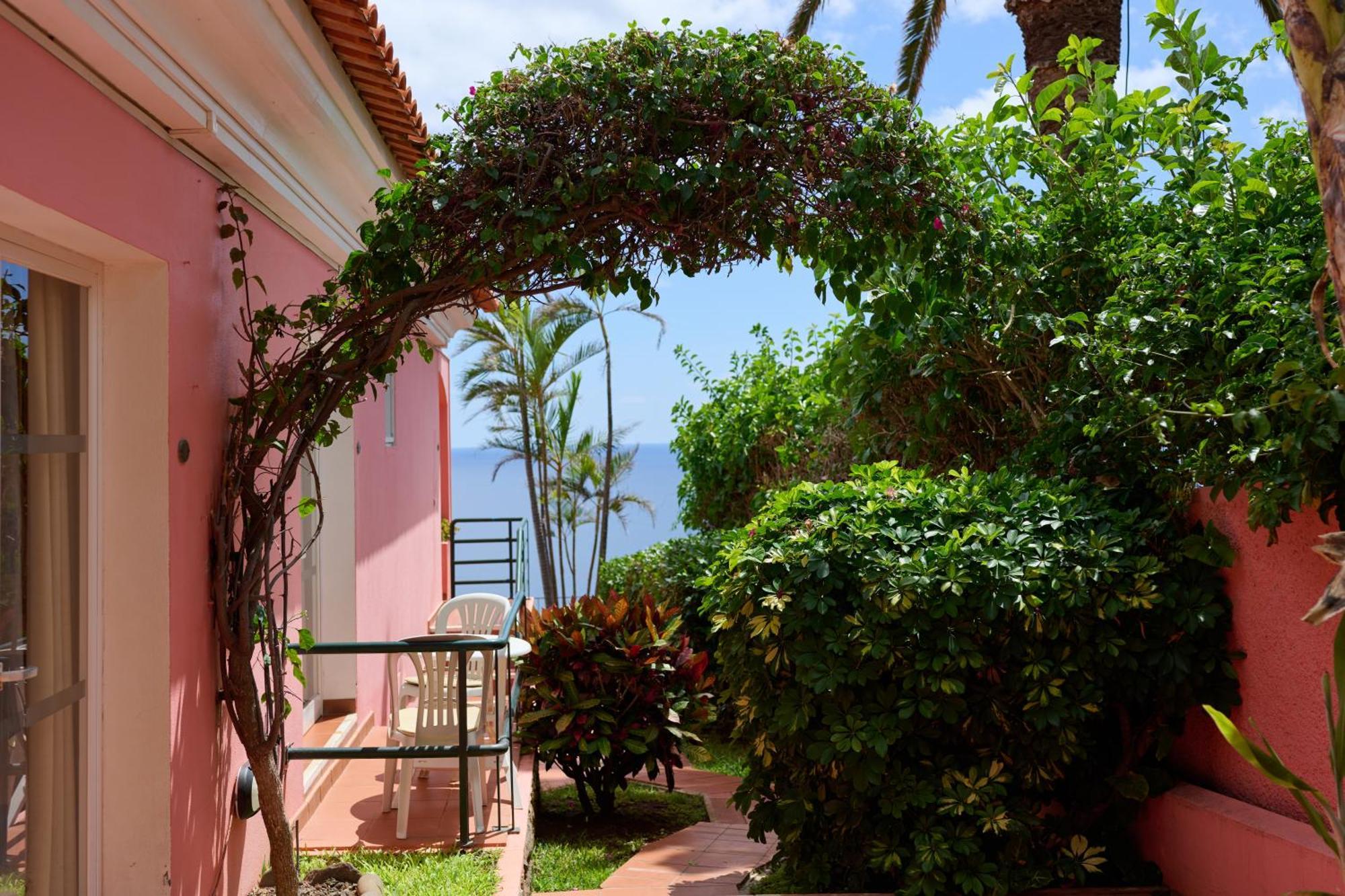 Inn & Art Madeira Caniço Esterno foto